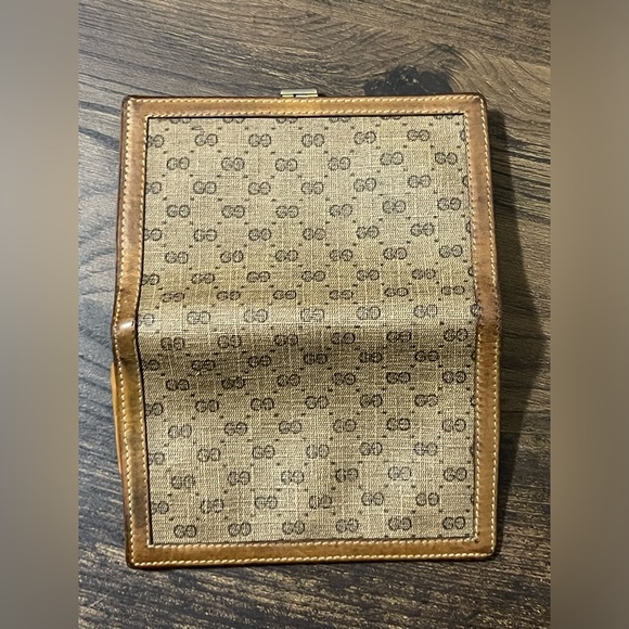 Vintage Gucci billfold wallet - Picture 5 of 10